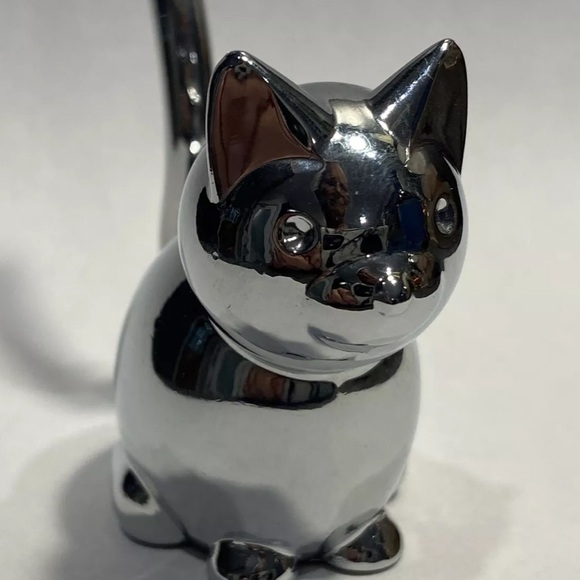 Silver Cat Ring Holder - Picture 3 of 10